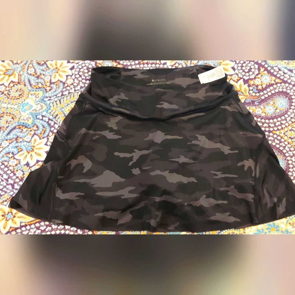 Athleta Like New BLACK Camo Golf SKORT